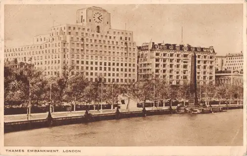 BR79403 Thames Embankment London UK