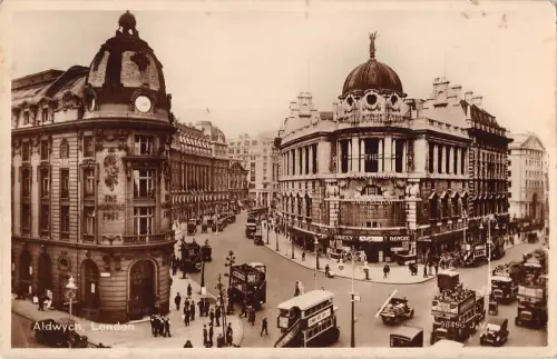 uk28877 Aldwych London Echtfoto UK Bus Wagen Auto