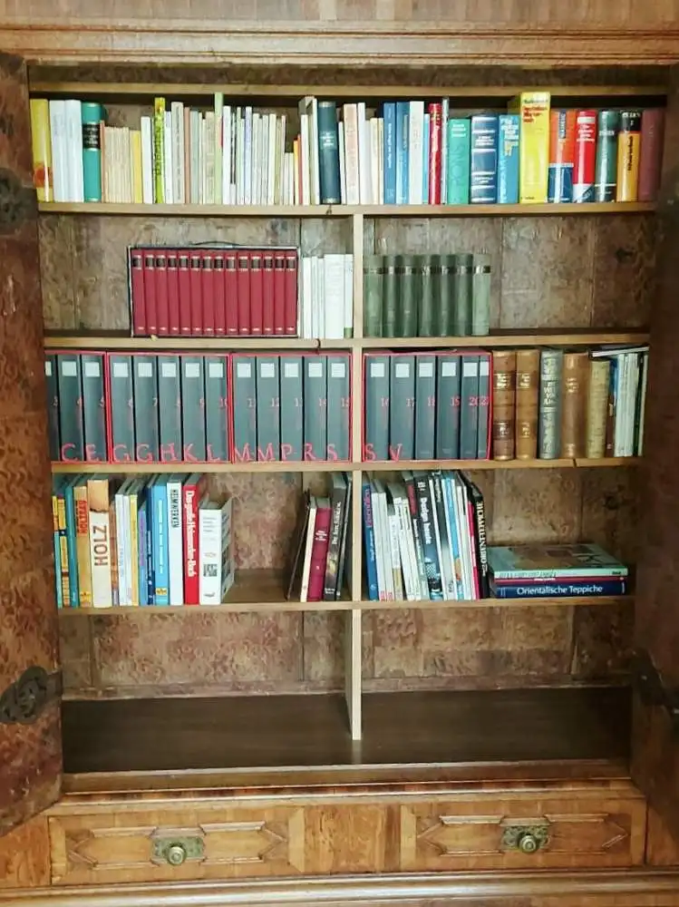 Barockschrank, um 1700, Rheinische Arbeit, Eiche, Intarsien 15