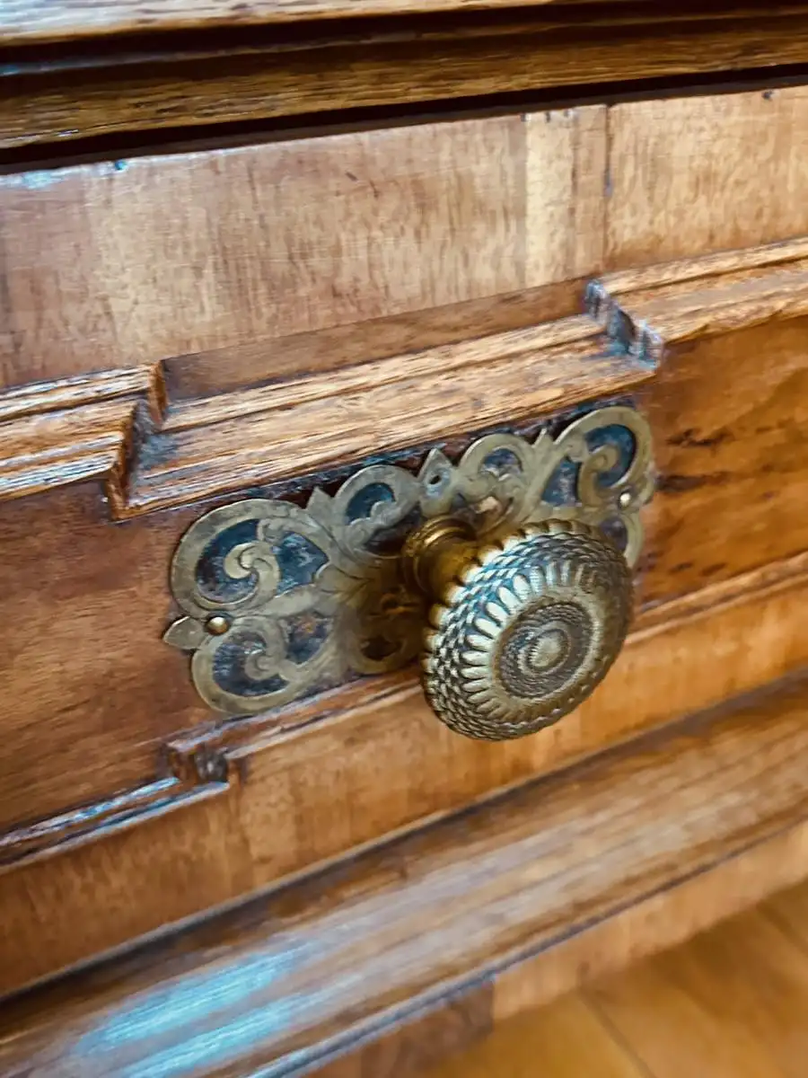 Barockschrank, um 1700, Rheinische Arbeit, Eiche, Intarsien 3