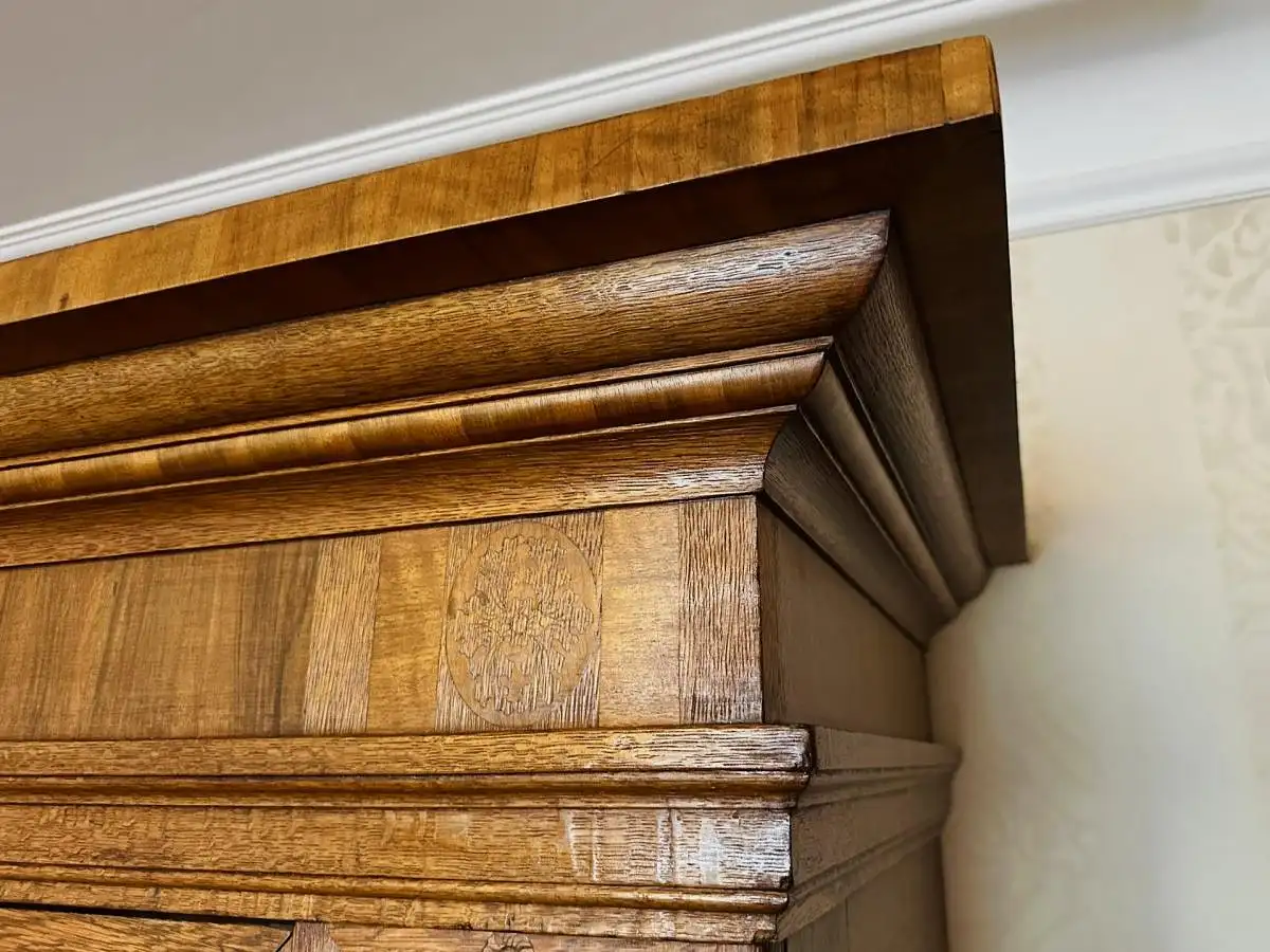 Barockschrank, um 1700, Rheinische Arbeit, Eiche, Intarsien 7