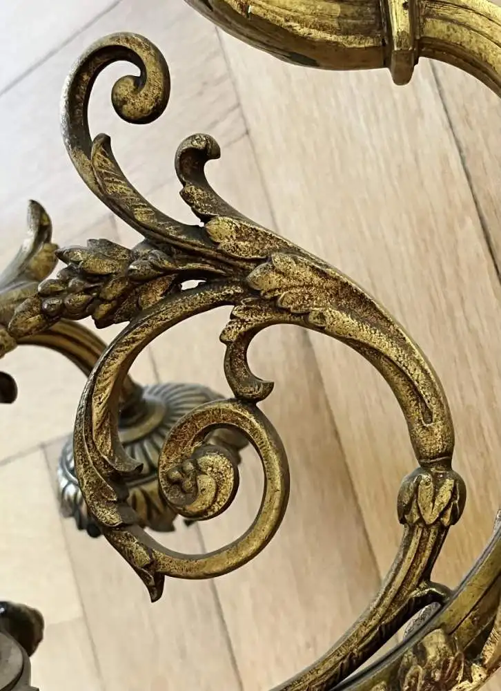 Antiker Kronleuchter, Bronze, 2. Empire, um 1910, 6 Glasschirme in Fakelform 4