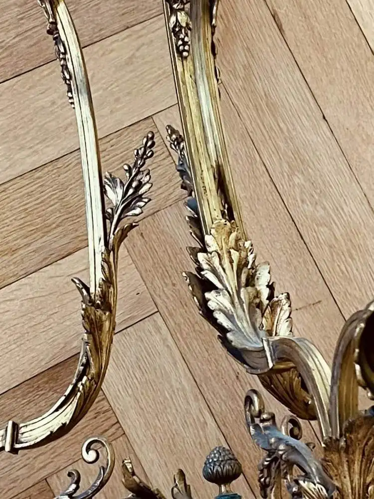 Antiker Kronleuchter, Bronze, 2. Empire, um 1910, 6 Glasschirme in Fakelform 5