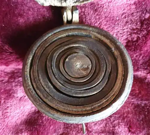 Antikes Bronze Bechergewicht - Apothekergewichte - 7 Einsätze 