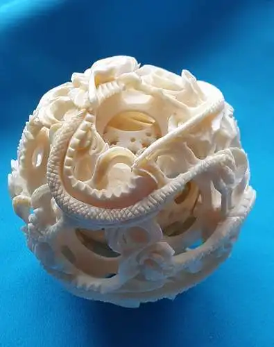 Antike chinesische - Wunderkugel - Sphärenkugel um ca. 1900 aus Elfenbein handgeschnitzt