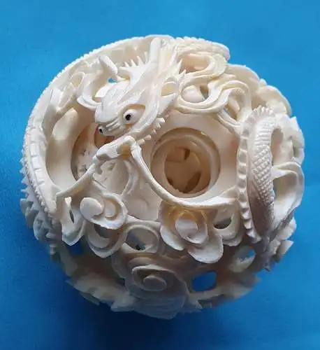 Antike chinesische - Wunderkugel - Sphärenkugel um ca. 1900 aus Elfenbein handgeschnitzt