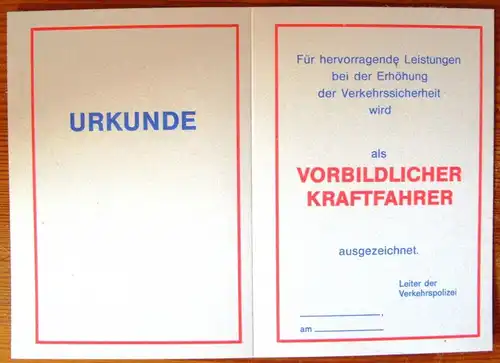  "Vorbildlicher Kraftfahrer", Urkunde  inkl. Anstecknadel, Original aus DDR-Produktion, KOMPLETT EXTREM SELTEN!