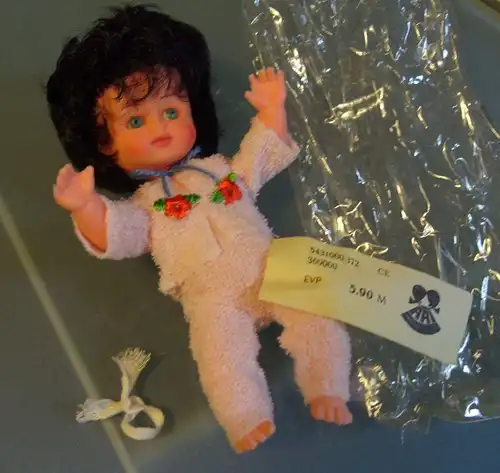 Spielzeug: Puppe, kl. Mädchen, ARI - August Riedeler Puppenfabrik, Königssee/ Thüringen, OVP, Original aus DDR-Produktion, 70er und 80er Jahre