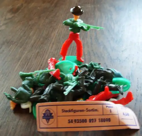 Bausatz: DDR-Steckfiguren,  Cowboys, Beutel mit 8 Figuren, VEB Spielzeugland, Mengersgereuth-Hämmern, OVP, Original aus DDR-Produktion, 80er Jahre