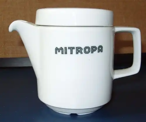 Porzellan: DDR-Porzellan - Mitropa-Kaffeekännchen für 2 Tassen, VEB Colditz-Porzellan, Original aus DDR-Produktion, 80er Jahre