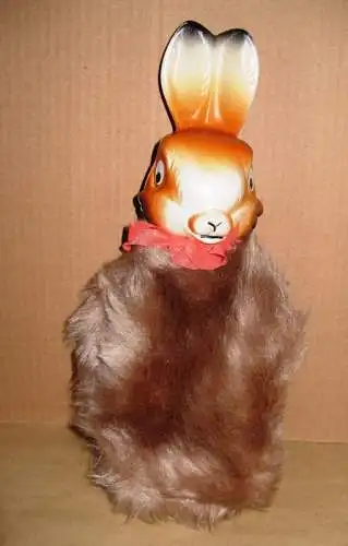 Ostern: seltener Osterhase zum Befüllen, Kunststoffkopf und Körper aus Webpelz, Original aus DDR-Produktion, 70er/ 80er Jahre
