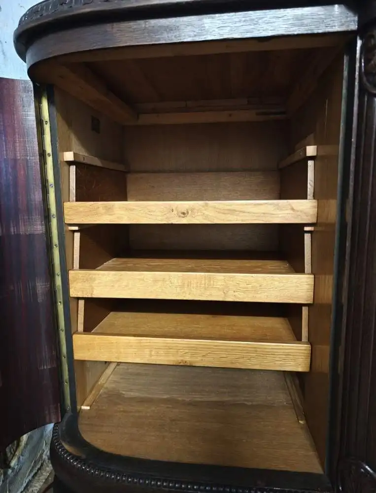 Prunkvolles antikes Buffet / Anrichte aus massivem Holz - handgefertigt & detailreich verziert 4