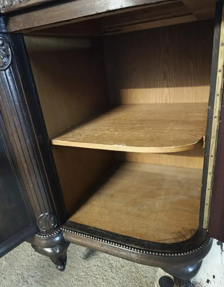 Prunkvolles antikes Buffet / Anrichte aus massivem Holz - handgefertigt & detailreich verziert 6