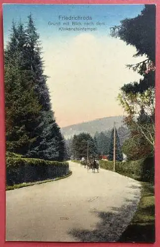 Ak Friedrichroda, Grund mit Blick nach dem Klinkensteintempel 