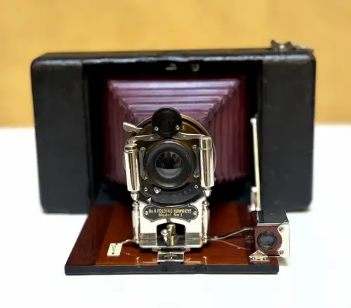 Folding Kodak N 4 Hawk-Eye Model 1 circa 1910