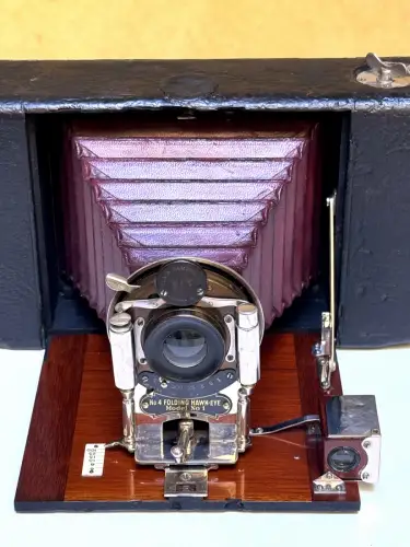 Folding Kodak N 4 Hawk-Eye Model 1 circa 1910