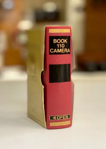 Book 110 Camera -Appareil photo "espion" Webster's camera c.1970