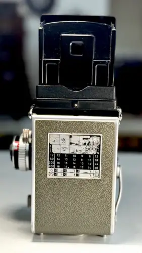 Rolleiflex T1 Gris Objectif Tessar 3,5/75 avec étui