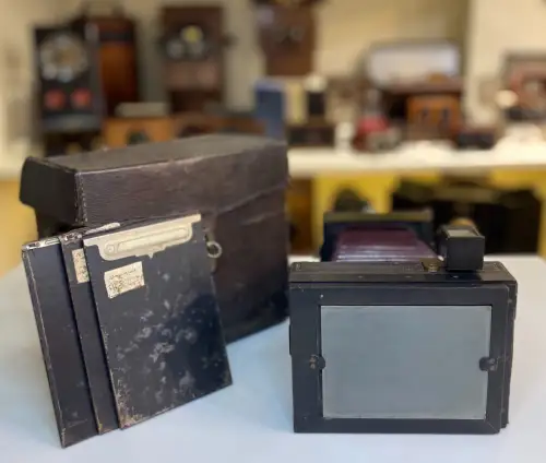 Chambre photographique 9 X 12 optique Wollensak Optical Co, chassis et sacoche
