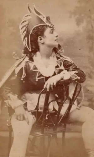 Alice Regnault, actrice et courtisane CDV par Gaston & Mathieu cira 1875
