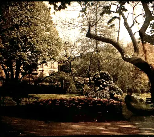 Autochrome plaque de verre vue stéréoscopique "Au jardin" circa 1920