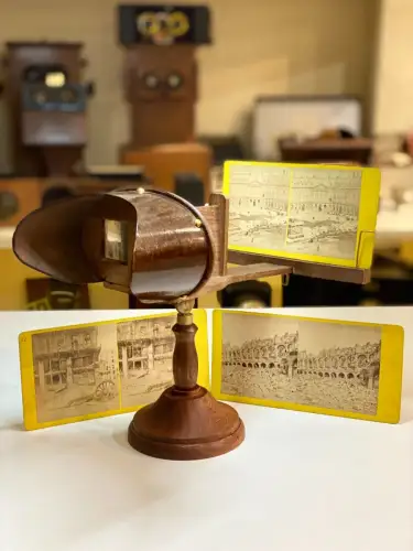 Visionneuse "Mexicain" avec 3 cartes stéréo des ruines de la Commune Paris 1871