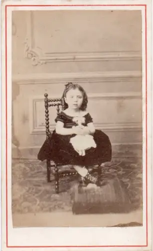 Petite fille à la poupée, Carte de Visite, L.Cayrol Oran c.1870