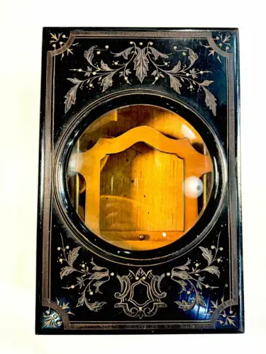 Graphoscope mono en bois noirci à décor de rinceaux et feuilles circa 1890