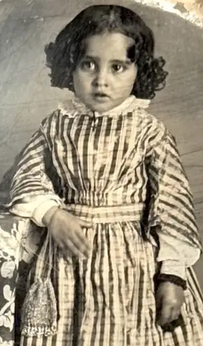 Daguerréotype rehaussé d'une enfant Circa 1850