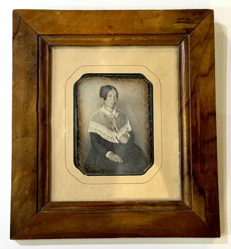 Daguerréotype primitif "Portrait d'une élégante en costume traditionnel" c.1845