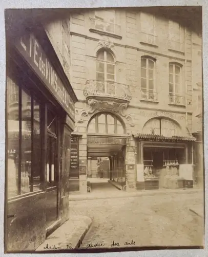 Eugène ATGET (1857-1927)Maison rue Saint-André-des-Arts, Paris c.1900