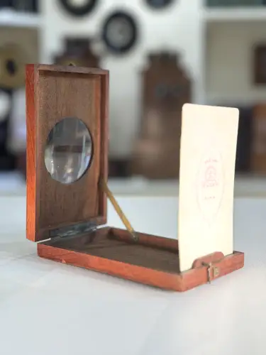 Graphoscope Mono et Carte de Visite Pise par Van Lint