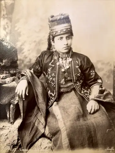Felix BONFILS (1831-1885) Femme de Bethléem, Palestine c.1870 signé