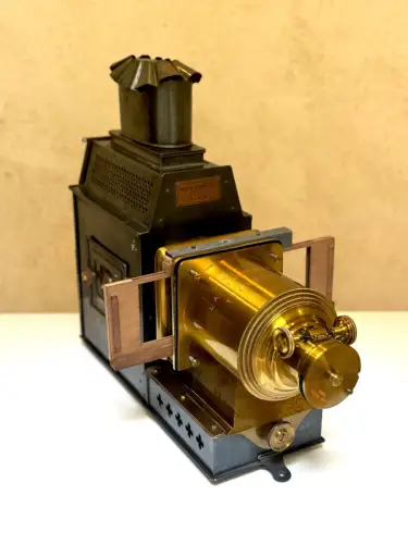 Lanterne magique avec 3 séries de plaques de verre humoristiques