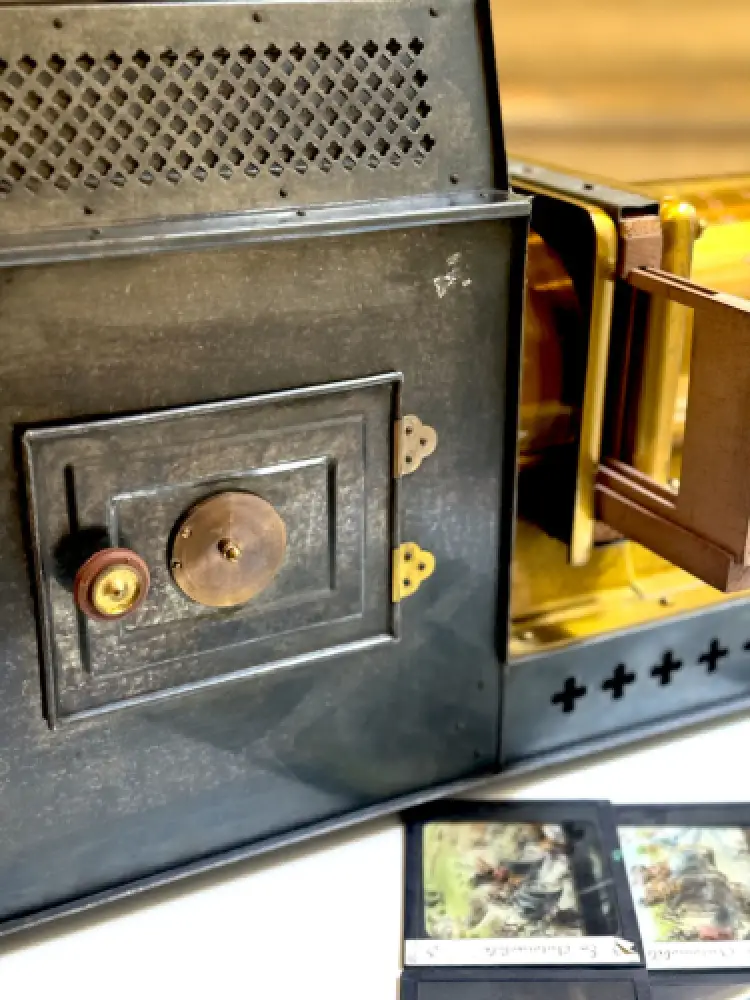 Lanterne magique avec 3 séries de plaques de verre humoristiques 7