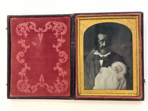 Ambrotype Post-Mortem, Père et nourrisson circa 1870