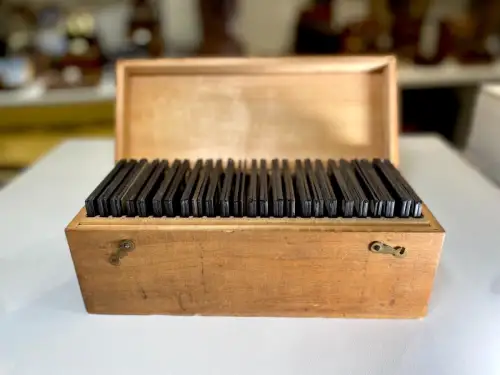 Collection 50 plaques de verre peintes "Jeanne d'Arc" Bayard Maison de la Presse