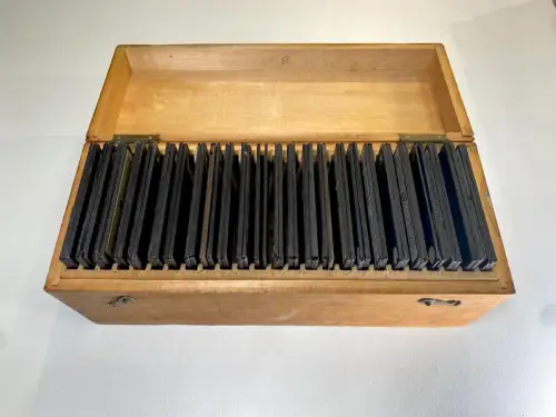 Collection 50 plaques de verre peintes "Jeanne d'Arc" Bayard Maison de la Presse