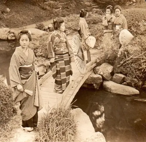 Vue stéréo tirage albuminé  Geishas dans un jardin - H. C. White Co. 1900