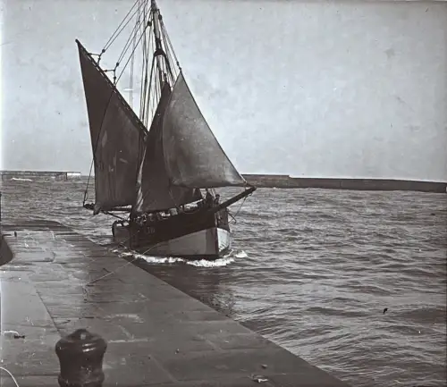 Plaque de verre vue stéréoscopique "Port en Bessin" circa 1910