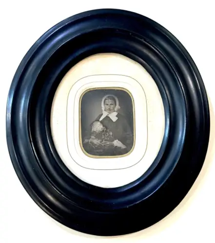 Ambrotype Post-Mortem Portrait d'un nourrisson avec sa mère  circa 1855