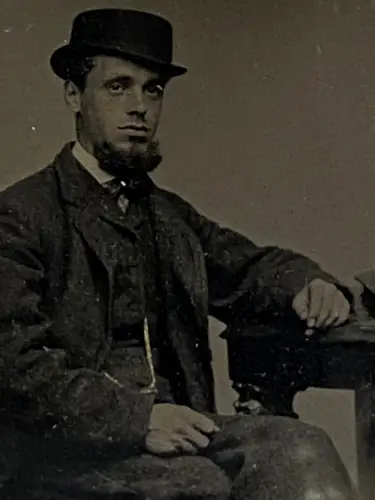 Vintage Photography Ambrotype in Union Case , homme au collier de barbe c. 1880