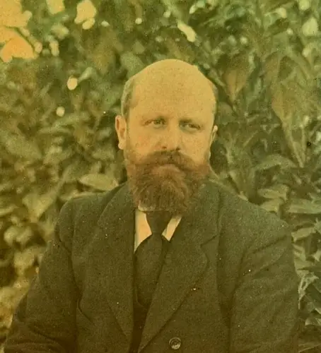 Autochrome "Portrait d'homme aux Myosotis" circa 1920