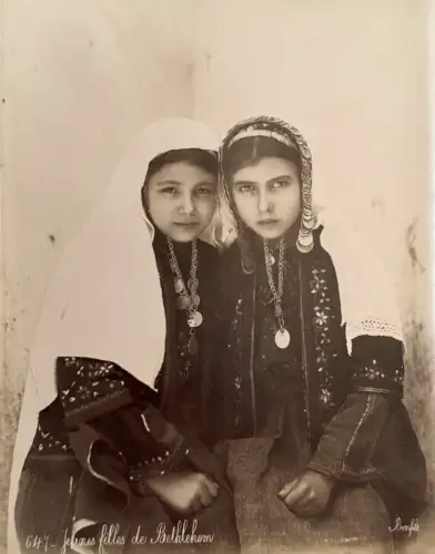Felix BONFILS (1831-1885) Jeunes filles de Bethléem, Palestine c.1870 signé