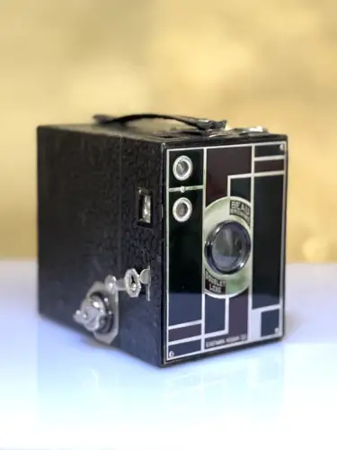 Beau Brownie Art Déco Eastman Kodak Bordeaux et Noir circa 1930 Vintage