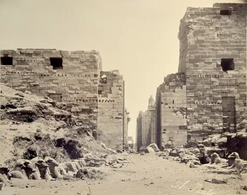 Antonio BEATO (1825-1905) Karnak Pylone Ouest aux Sphinx, Egypte c.1870