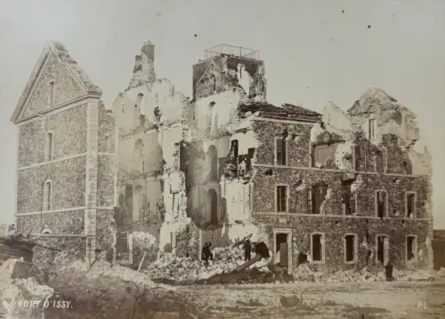 Fort d'Issy, Ruines de la commune de Paris Paul LOUBERE circa 1871