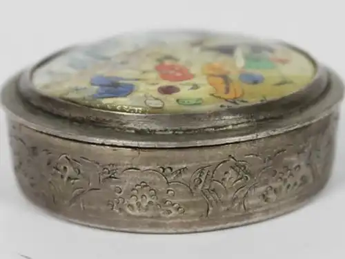 Antike asiatische Pillbox Dose miniatur Malerei auf Perlmutt 19.Jahrhundert