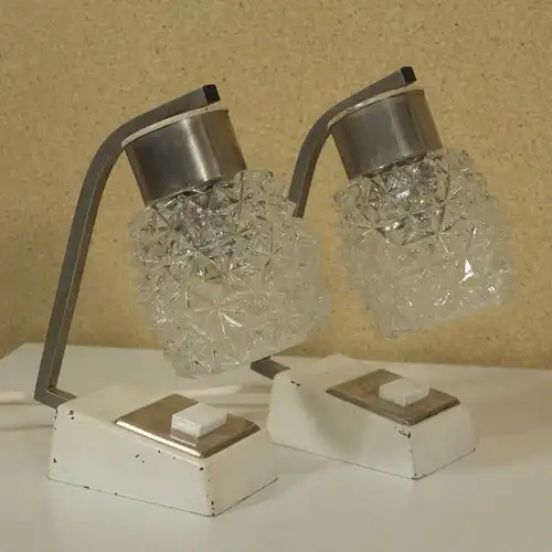 2 weisse Nachttisch Lampen verchromt Glasschirm Vintage Licht 50er SCHOENDESIGN