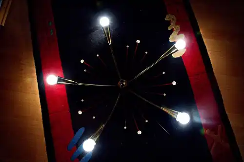 Vintage Messing Sputnik Deckenlampe mit 5 Armen und rotem Stern  50er